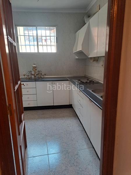 Foto d36d72cc-1b8b-4afe-bdf7-3b9fa349a9ce. Edifici a Guadix