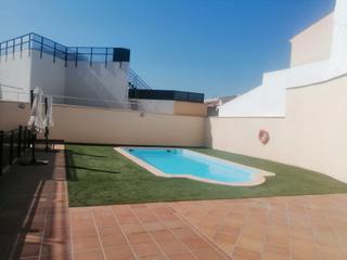 Pis a Avenida medina olmos 10. Piso de lujo en guadix con piscina