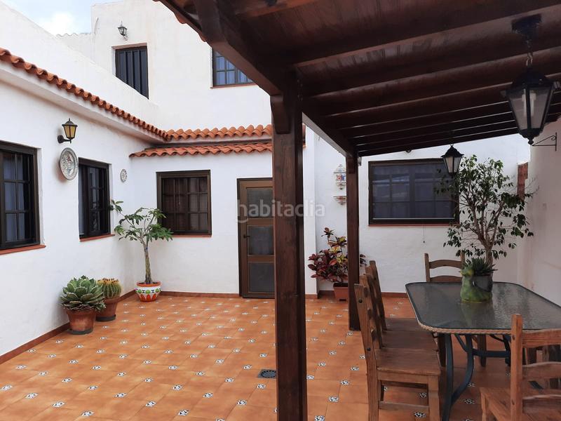 Foto 9f11fa9d-faa8-408f-b4c6-7640a618db08. Chalet casa chalet en Gáldar pueblo Gáldar