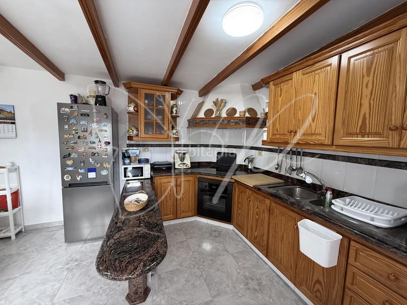 Foto 9e8bccde-b82b-4c2b-81f3-d4d6d6c8504b. Reihenhaus mit kamin heizung parking in Tacoronte - los naranjeros Tacoronte