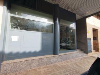 Affitto Locale commerciale in Avinguda major 63. Magnífico local en alquiler  200m2. zona muy transitada