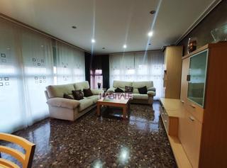 Pis a Pintor sorolla 17. Vivienda situada en segunda planta con ascensor. su práctica dis