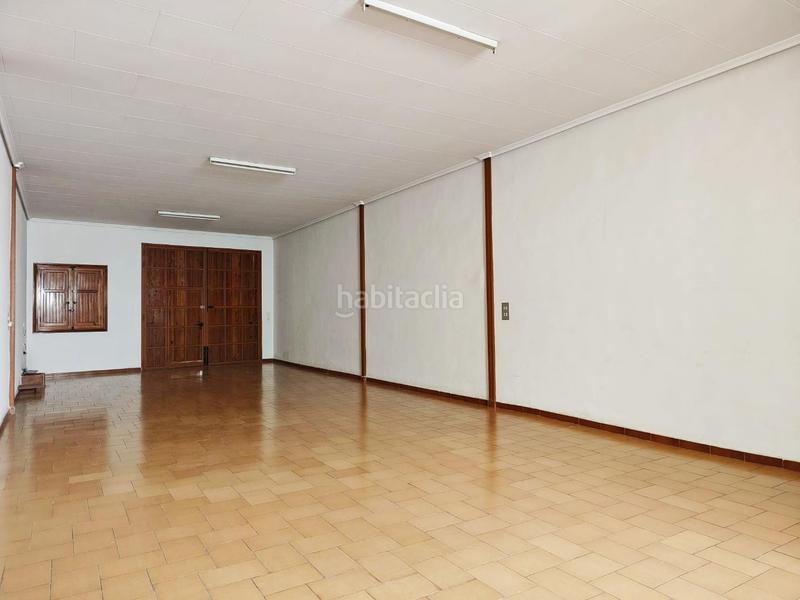 Foto f8506ddf-1305-4bcd-9e36-632d85f21459. Lloguer local comercial a Massamagrell