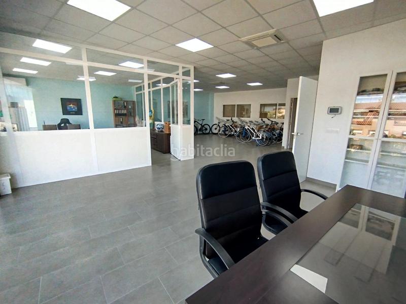 Foto 22880af6-0db2-43e3-8f03-28fbb1bafc59. Location local commercial dans Massamagrell