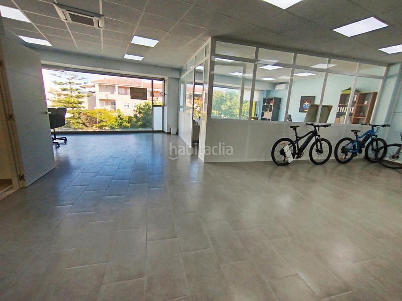 Foto 4829ed1e-0689-4999-bec8-52225f3d3186. Location local commercial dans Massamagrell