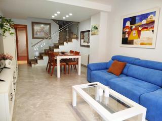 Casa adosada en Plaza alfredo kraus 16. Habitale presenta vivienda adosada de 146,72 m2 construidos y 12