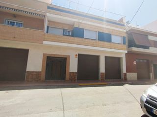 Reihenhaus in Maestro serrano 22. Vivienda en venta en zona muy tranquila de puçol. especial inver
