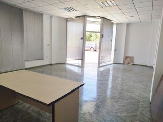 Miete Geschäftsraum in Metge migue servet 54. Local en muy buena zona