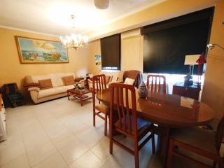 Etagenwohnung in La Constitución-Canaleta. Vivienda en zona céntrica de mislata