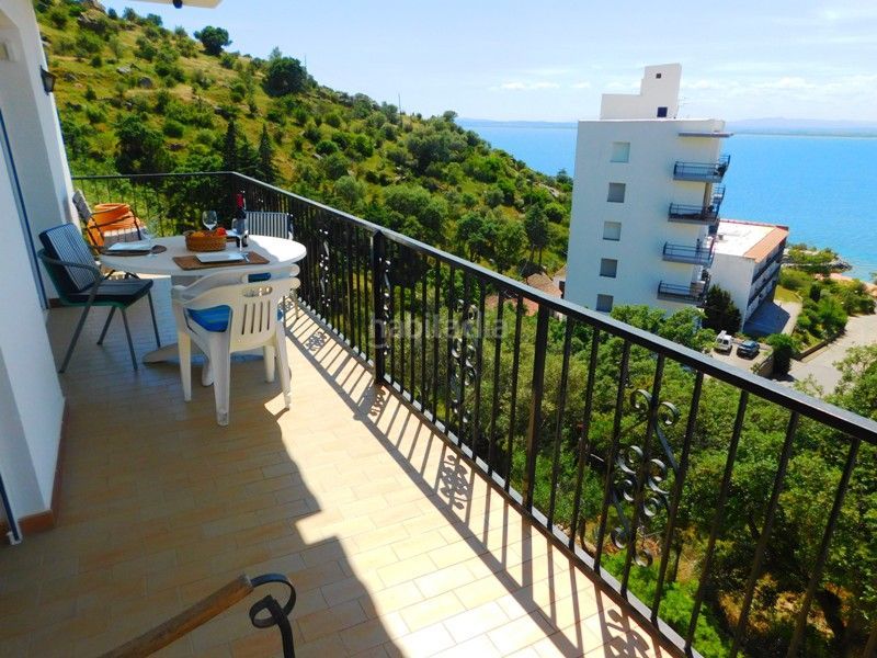 Foto a2515516-7150-4514-99b1-6dd5698037cb. Casa amb aparcament a Puig Rom-Canyelles-Almadrava Roses