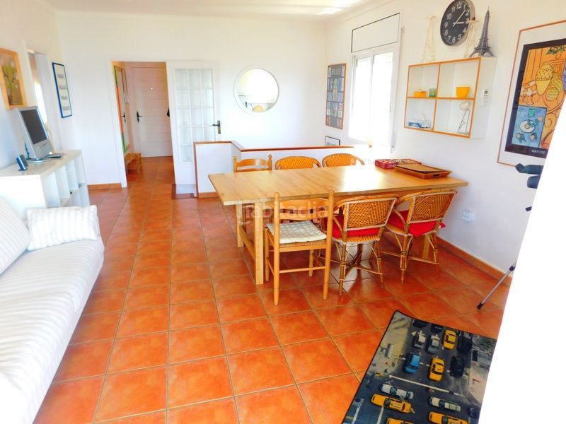 Foto e64faca2-19ce-4ff5-b362-8f5c1fa3cbf6. Casa amb aparcament a Puig Rom-Canyelles-Almadrava Roses