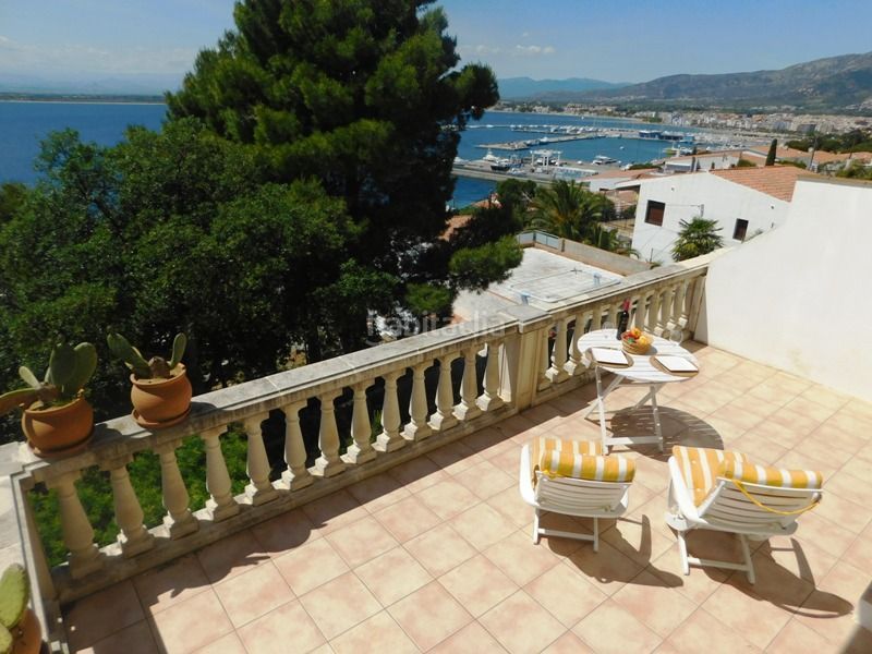 Foto f99df896-e877-45bd-83f6-ad75c28fdeb0. Casa amb aparcament a Puig Rom-Canyelles-Almadrava Roses
