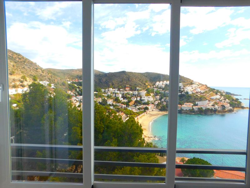 Foto da8374aa-f072-4cc9-ba16-6115224cfd43. Apartament amb aparcament a Puig Rom-Canyelles-Almadrava Roses
