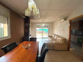 Casa adosada en Puigmal - Mas Nou. En venta casa con jardín en zona residencial en empuriabrava