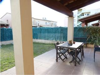 Casa a Puigmal - Mas Nou. Venta casa con jardín en zona residencial en empuriabrava, costa