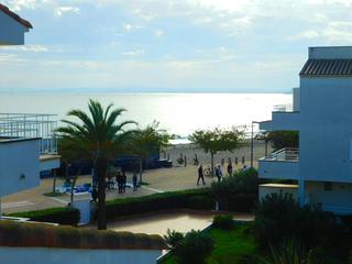 Àtic a Salins - Cavall de Mar. Apartamento 2 habitiaciones y terraza en paseo martimo de roses,