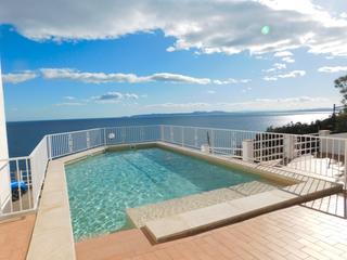 Apartament a Puig Rom-Canyelles-Almadrava. En venta piso de 1 habitación con piscina y vista mar en roses