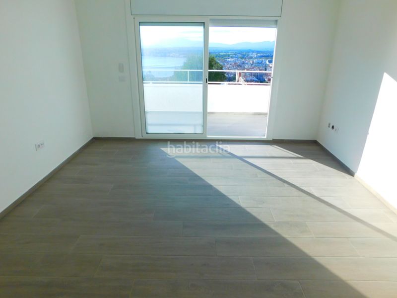 Foto 0230dcd5-40f9-44c2-adf8-f34000f83874. Apartament amb aparcament a Puig Rom-Canyelles-Almadrava Roses