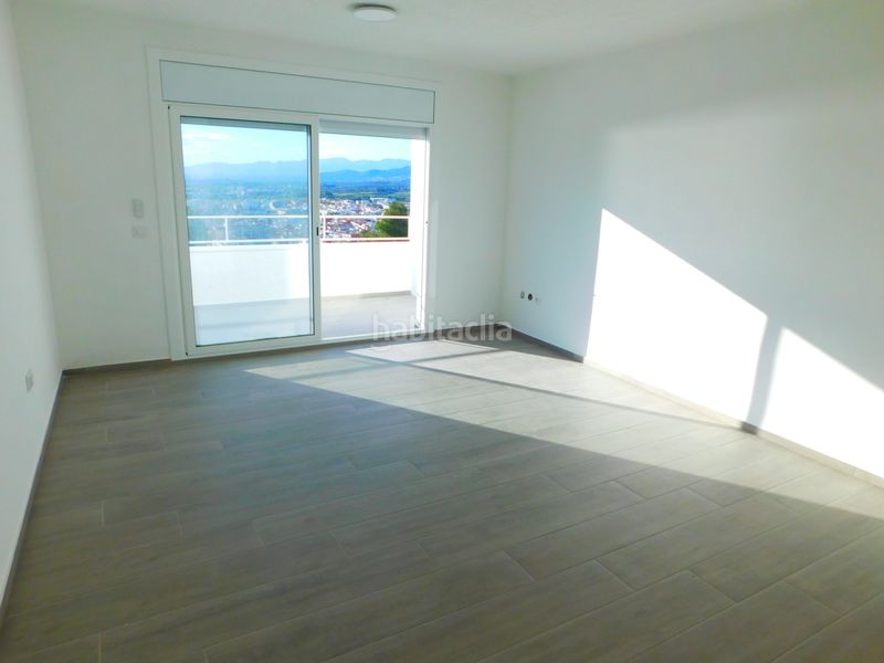 Foto e79a3f06-4033-4077-8dbc-8fa45ea1ae9a. Apartament amb aparcament a Puig Rom-Canyelles-Almadrava Roses