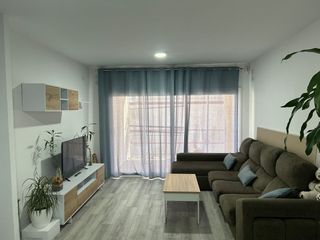 Rent Apartment in Nord. Alquiler anual apartamento 2 habitaciones con parking y trastero