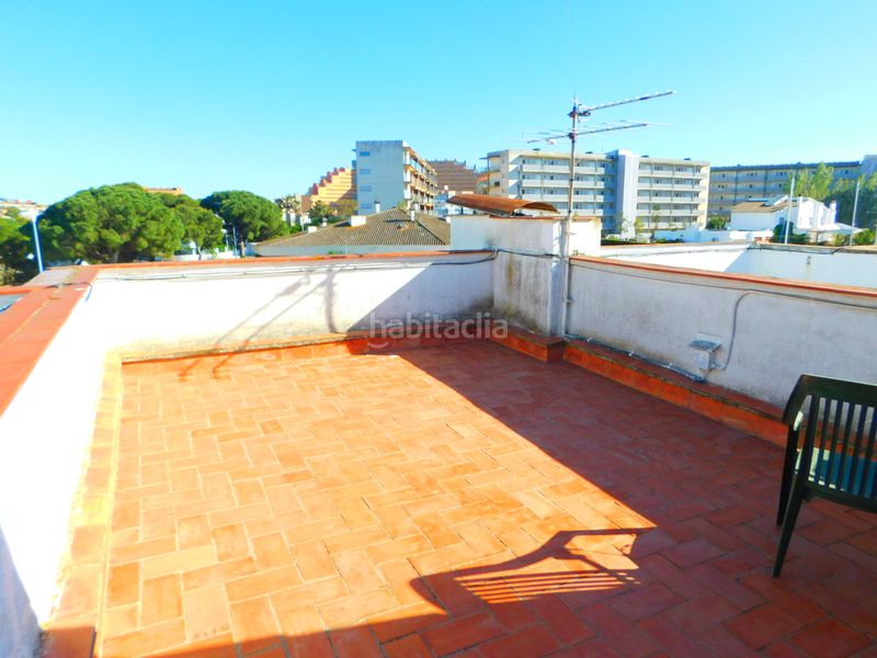 Foto 0aaf4378-c7ed-44b5-a6b2-36c20578c9d3. Casa adossada amb xemeneia aparcament a Santa Margarida Roses