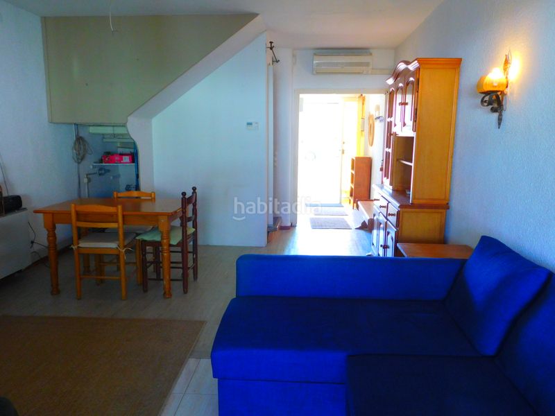 Foto 40fd2e4b-7508-4b82-b3e7-2a50aabbdc86. Casa adossada amb xemeneia aparcament a Santa Margarida Roses