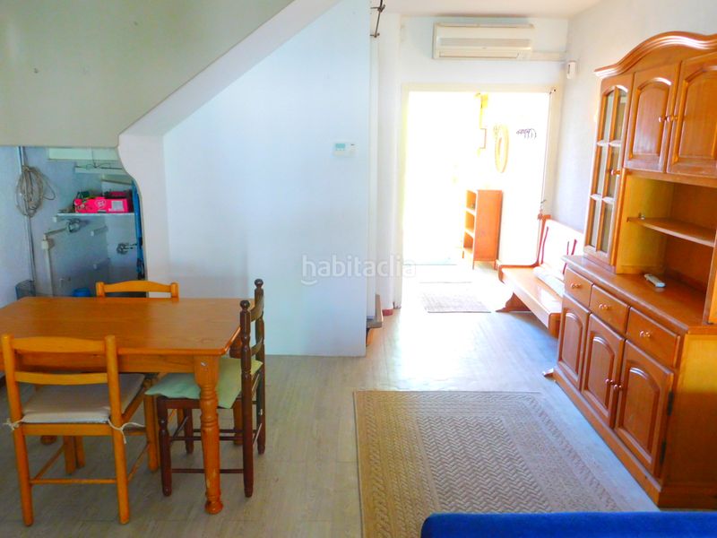 Foto 4dfcedee-cbad-4659-82da-236121efb9f7. Casa adossada amb xemeneia aparcament a Santa Margarida Roses