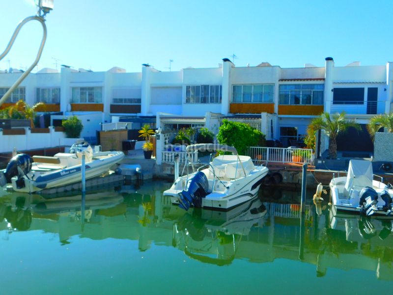 Foto cc1c0361-8889-4ea0-b5b8-745e9f7a27cb. Casa adossada amb xemeneia aparcament a Santa Margarida Roses