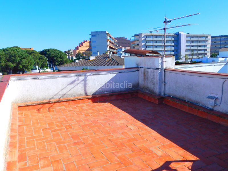 Foto e32aa5ea-d158-40f2-b6f1-4c072fd03ca3. Casa adossada amb xemeneia aparcament a Santa Margarida Roses