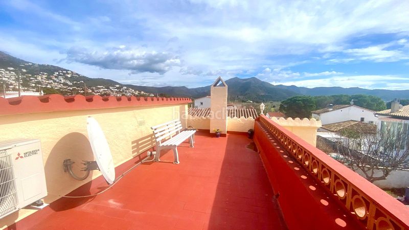Foto 594cfeea-5823-4080-801e-81760f3ed4dd. Casa amb xemeneia aparcament a Nord Roses