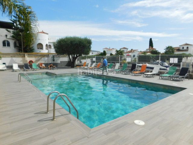 Foto 1d25dcb2-2d3a-4fa7-a724-1dc4d5abf638. Affitto piccolo appartamento con piscina in Francolí - Freser - Noguera Empuriabrava