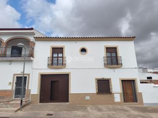 Towny house in Carlota (La). Casa en venta en la carlota