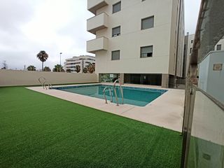 Lloguer Pis a Centro. Alquiler anual residencial con plaza y piscina 2 dorm.