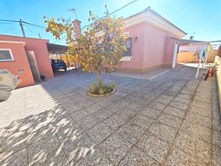 Chalet à Carretera de Sanlúcar - Sudamérica. Chalet zona ctra. de sanlucar en parcela de 1000 m2 segregado