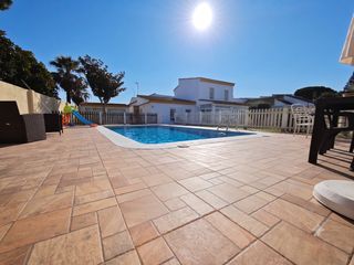 Chalet  Calle ubrique. Chalet playa valdelagrana el puerto de santa maria