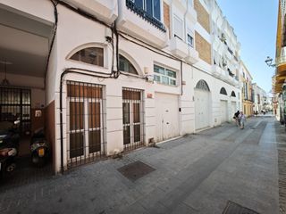 Local Comercial a Casco Histórico - Ribera del Marisco. Venta de local en el centro de el puerto de santa maria