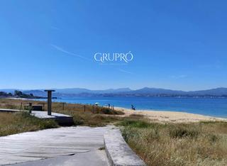 Pis  Rapadouro. Apartamento de 40 m2 con garaje frente a la playa de rodeira can