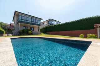 Xalet  San pedro. Chalet de 432 m2 con parcela de 805 m2 y piscina en mondariz bal