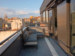 Location Attique  Carrer de la diputació. Excelente ático, completamente amueblado y equipado, listo para