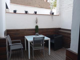 Lloguer Planta baixa  Carrer de ríos rosas. Precioso bajo de diseño, dos dormitorios dobles y patio terraza