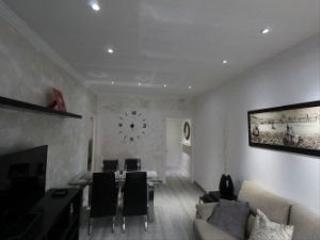 Location Appartement  Carrer gran de gràcia. Excelente piso alto, luminoso, idealmente ubicado en la calle gr