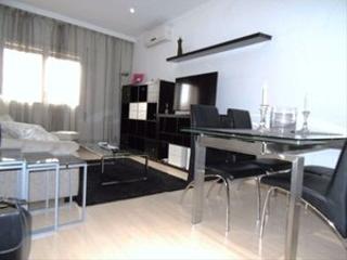 Rent Flat  Carrer gran de gràcia. Excelente piso alto, luminoso, idealmente ubicado en la calle gr