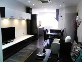 Rent Apartment  Carrer del consell de cent. Excelente piso reformado, de diseño, completamente amueblado y e