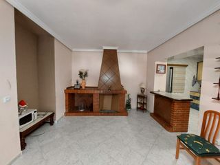 Edificio in Medellín. Oportunidad!! cochera primera planta y buhardilla en venta