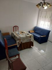 Piso en Don Benito. Amplia vivienda de 4 dormitorios junto al centro – ¡gran oportun