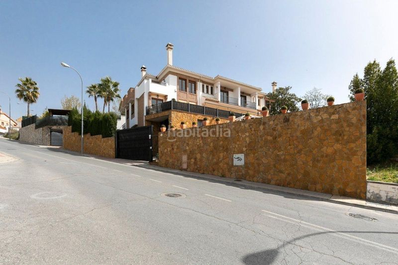 Foto 80debd3b-0f45-4bd1-b2c7-0156088d511d. Casa amb calefacció aparcament piscina a Huétor Vega