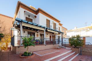 Xalet  Calle de bruselas. Maravillosa casa independiente con jardin y piscina en zona almi
