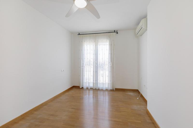 Foto 9778c531-a4d1-47ab-b122-1bfb2a82a11e. Casa en ramon j.sender 1 el hogar que estabas buscando!!! aquí está!!! en la zubia. en Zubia (La)
