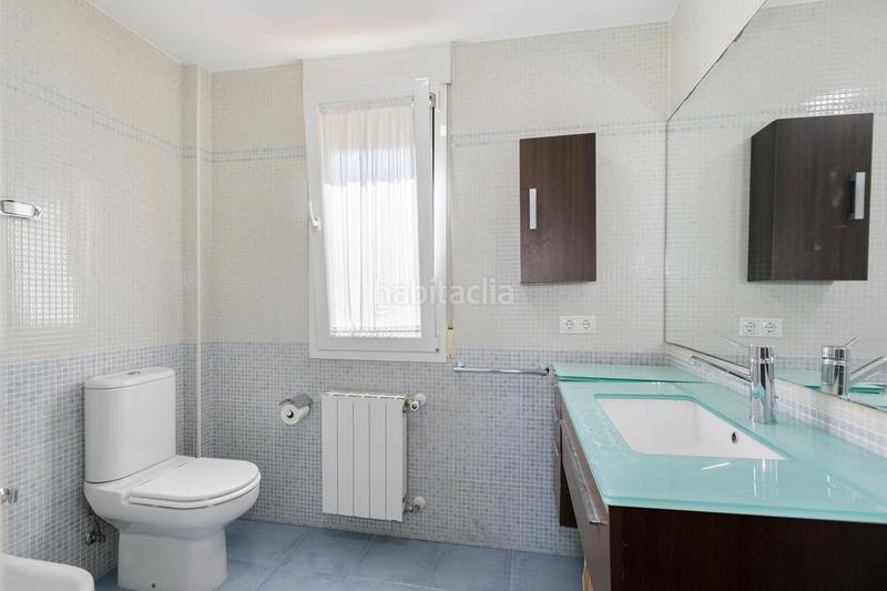 Foto a2320586-c5b3-4fa4-a50a-14853ea01135. Casa en ramon j.sender 1 el hogar que estabas buscando!!! aquí está!!! en la zubia. en Zubia (La)