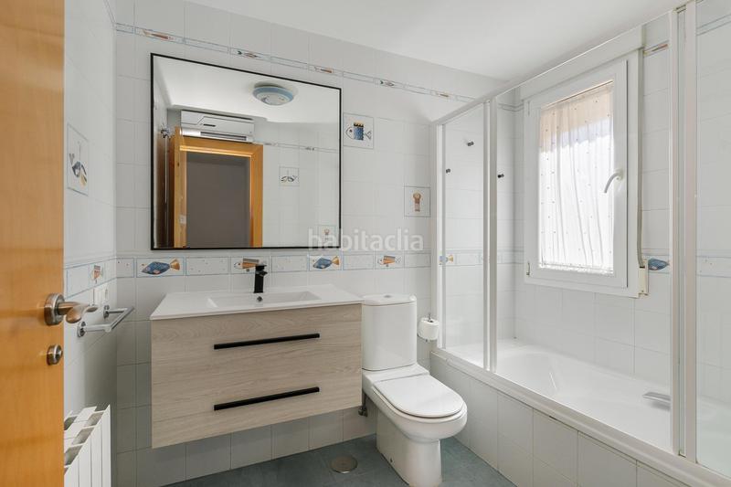 Foto c2db4559-79f3-4d56-adb0-c496d0f243b8. Casa en ramon j.sender 1 el hogar que estabas buscando!!! aquí está!!! en la zubia. en Zubia (La)